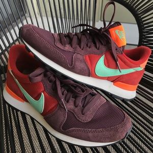 NIKE Internationalist Women’s Sneakers 6.5/ 37
